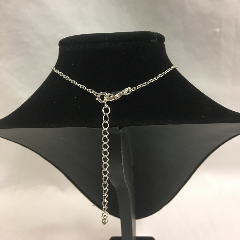 + Simple Circle Necklace - Picture 3 of 3